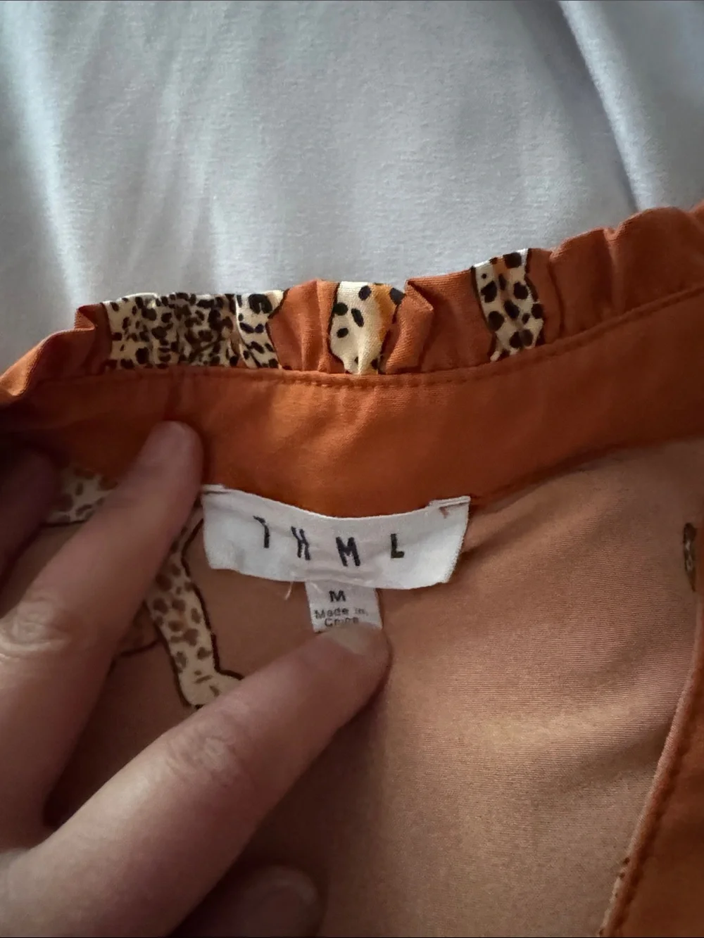 THML | Puff Sleeve Cheetah Top Size M - Picture 6 of 9